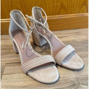 Women's Gianni Bini Rhiaann Nude Suede  Block‎ Heels Sandals Ankle Strap Size 9